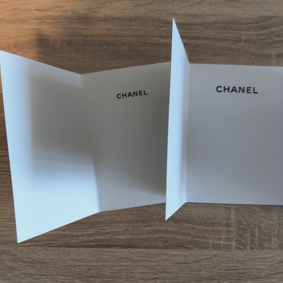 Authentic Chanel card set, for new year/birthday or any occasion. - Picture 2 of 4